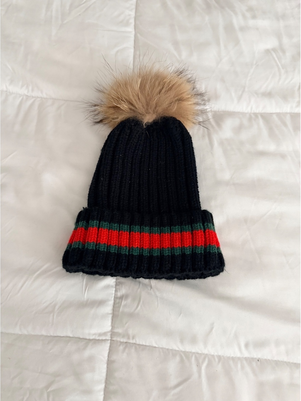 Black Ribbed Knit Beanie Hat with Faux Fur Pom Pom and Red-G